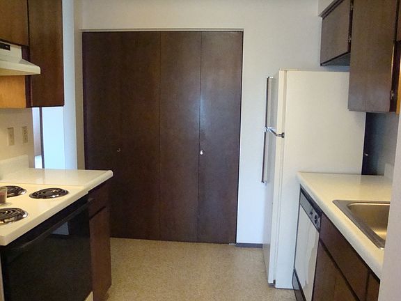 4th image of 210 N 15th St #10