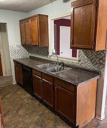 3rd image of 13203 Larkbrook St