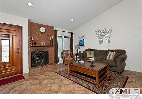 3rd image of 829 Burlington Ave