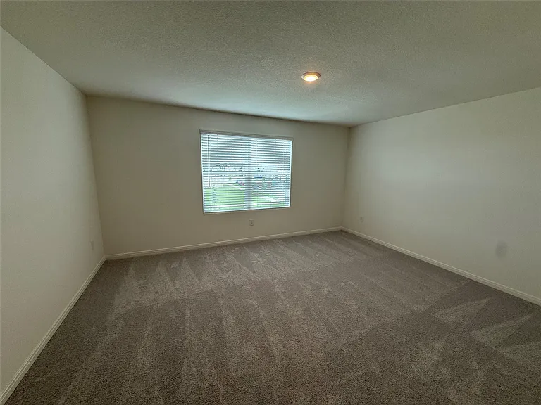 520 McFadin Way S — Photo 3