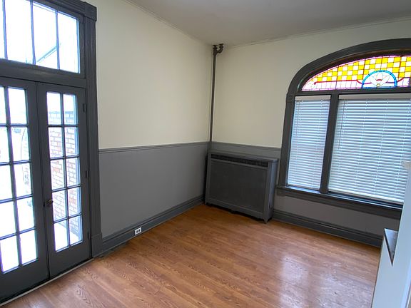 4th image of 122 N Dexter St #104
