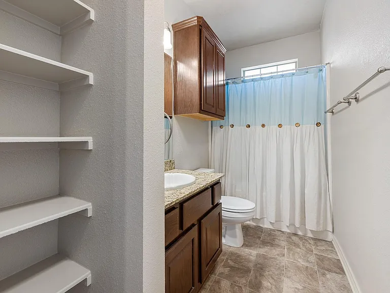 400 Forest Dr — Photo 18