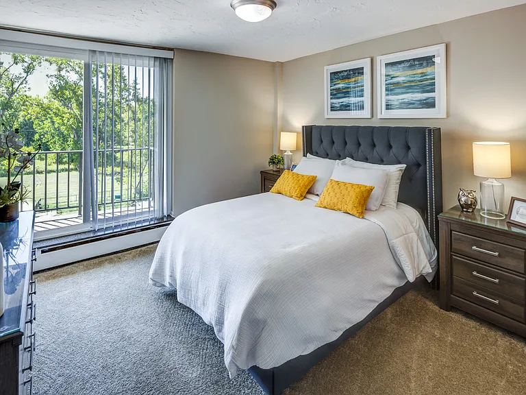 Solon Club Apartment Homes — Photo 8