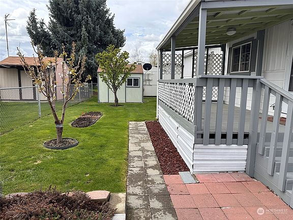 5th image of 946 NE Dawson Street