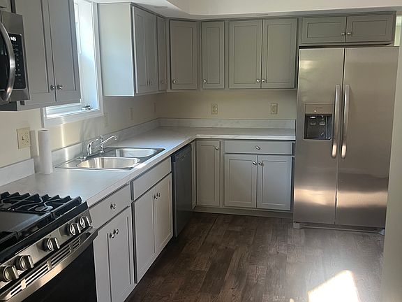 5th image of 203 W Pine St