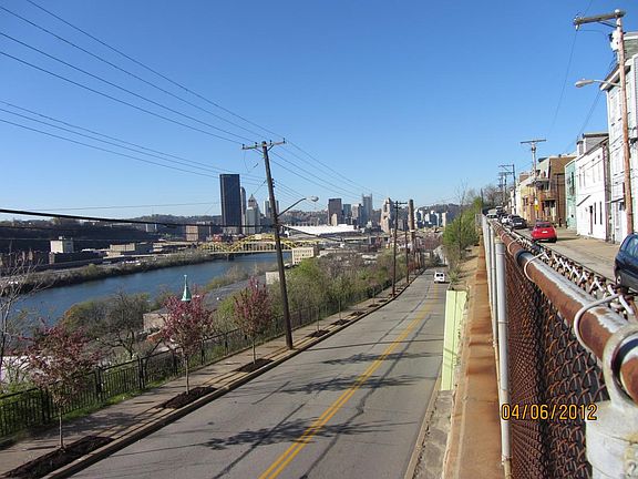 City Views Minutes To The Strip, PNC. Heinz Field, Bike Trai