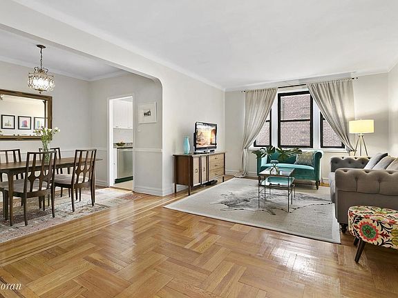 2nd image of 221 E 18th St APT 5G