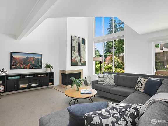 3rd image of 13730 15th Avenue NE #G204