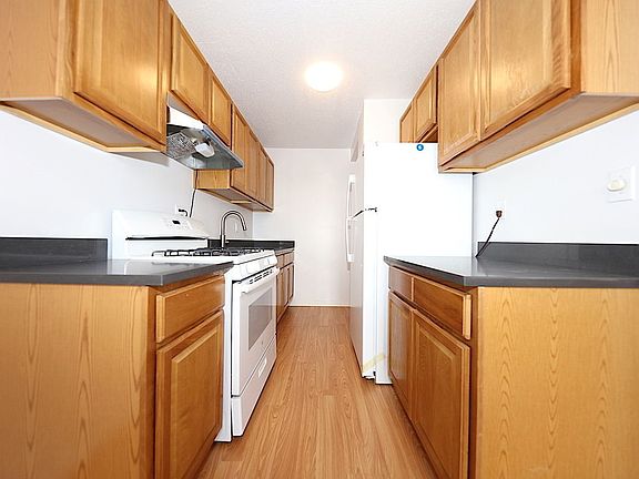 5th image of 47-30 59th St #12E