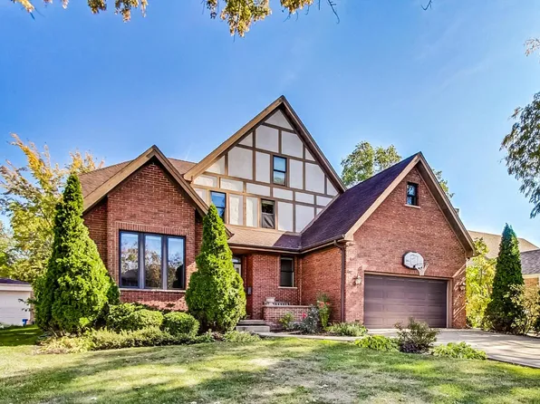 8143 N Prospect St, Niles, IL 60714