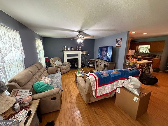 2nd image of 70 Greenview Ct
