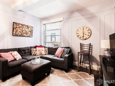 325 W 45th St #615, New York, NY, 10036