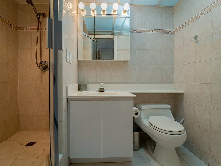 6450 Collins Ave #703 — Photo 14