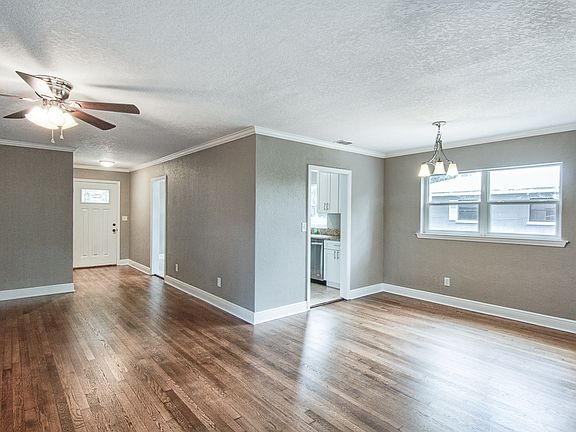 4th image of 2728 Fairmount Ave