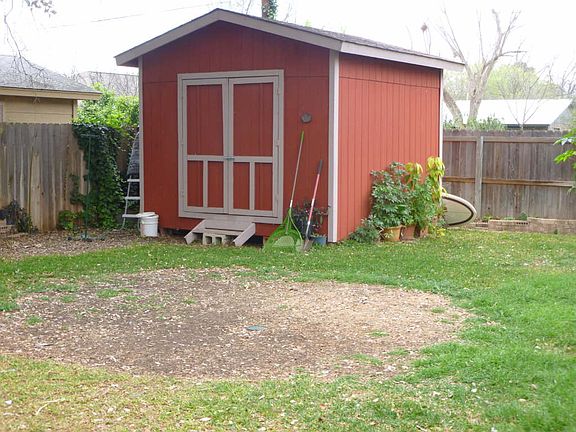 4th image of 1154 32nd St