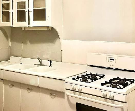 4th image of 941 Tonawanda St #1