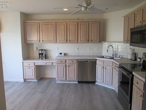 3rd image of 2213 Lakefield Dr