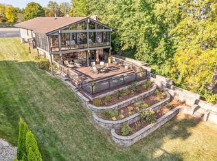 1264 Holiday Dr, Somonauk, IL 60552