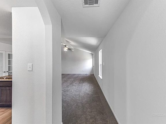 5th image of 405 Texas Olive Dr