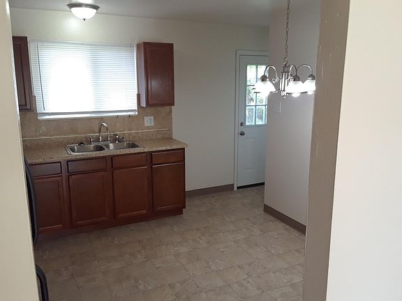 5th image of 847 Hazelvalley Dr