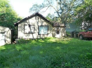 414 Eastview Ave, McHenry, IL 60051