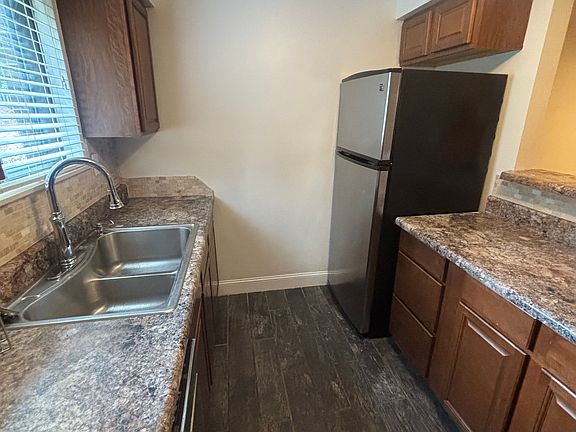 5th image of 94 Briarview Cir #94