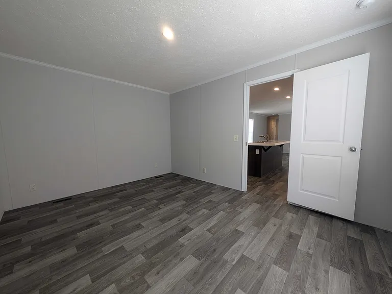 38000 Le Chateau Blvd #147 — Photo 12