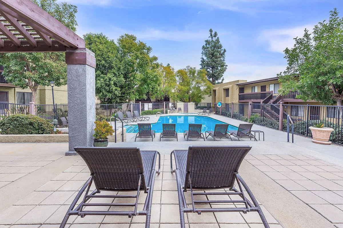 Heritage Park Alta Loma 55+ — Photo 1