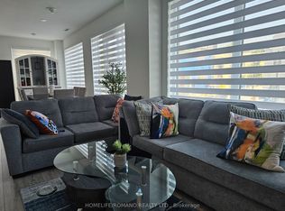 2020 Bathurst St #332, Toronto, ON M5P 2B9