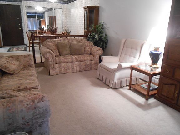 3rd image of 1601 N Innsbruck Dr NE Unit 333