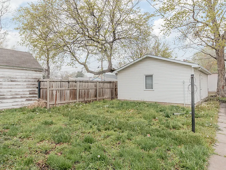 446 E St — Photo 30