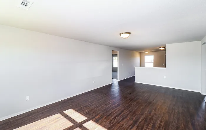 4 bed, 2.0 bath, 1481 sqft, $1,795 — Photo 2