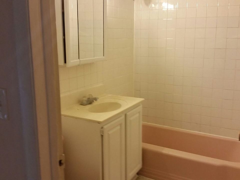 1st image of 3841 Ivanhoe Ct APT B