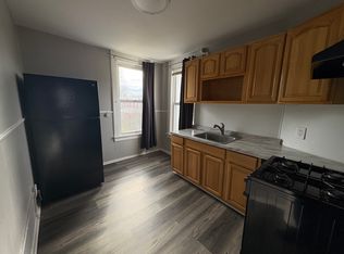 16 Crown St FLOOR 2, Bloomfield, NJ 07003