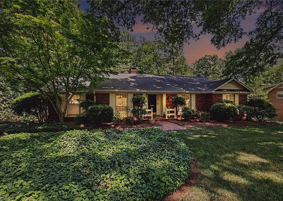 1st image of 831 Glen Echo Trl