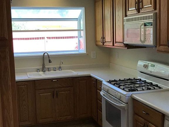 5th image of 8105 Poppyfield Way