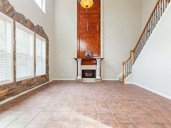4th image of 1611 Stoney Chase Dr