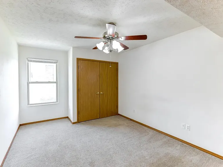 Ozark Mountain Crossing Apartments — Photo 13