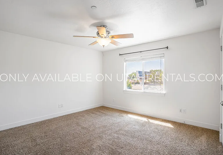389 S State St #24 — Photo 12