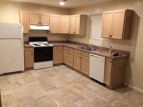 3rd image of 1049 Brookfield Dr