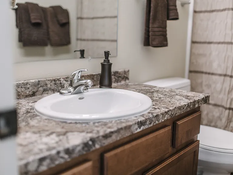 Lakewood Crossing Apartments — Photo 90