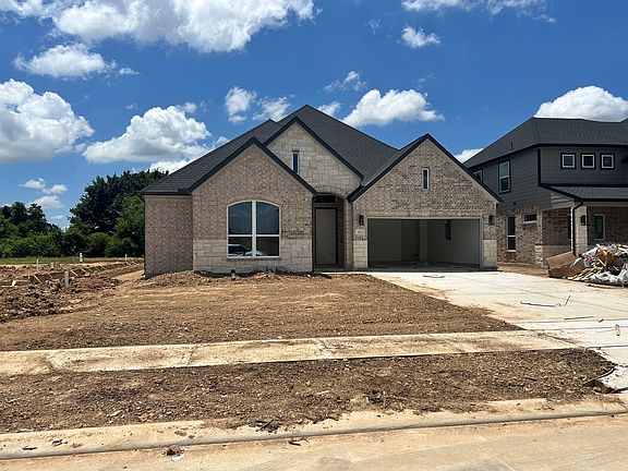 2nd image of 2927 Belle Tree Ln
