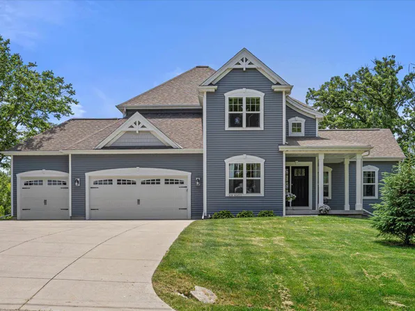 N38W26971 Glacier ROAD, Pewaukee, WI 53072