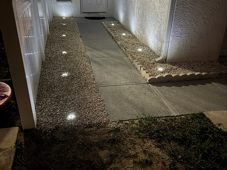 Dusk activated solar walkway lighting