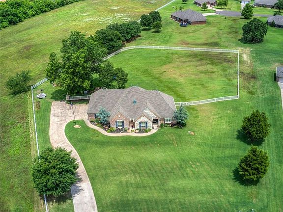 2nd image of 1951 Redbud Creek Dr