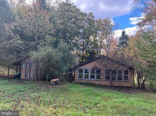327 Foggy Bottom Ln, Berkeley Springs, WV 25411