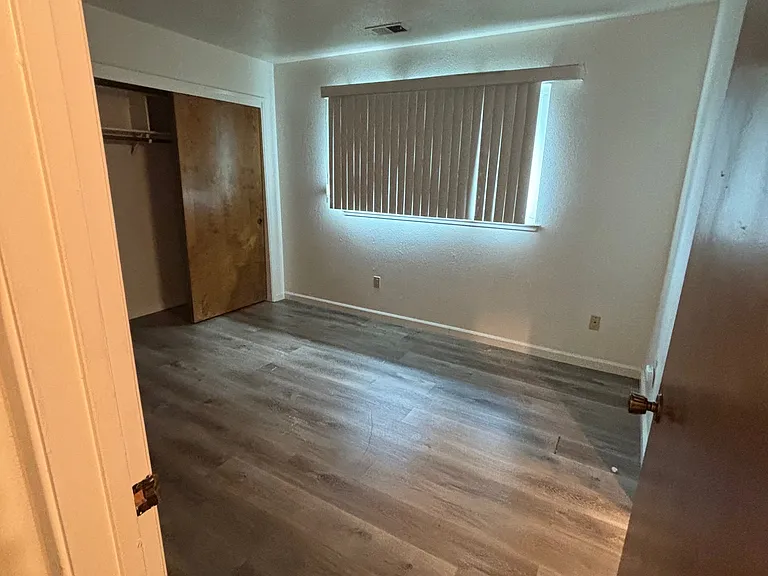 410 Pine St #1 — Photo 10