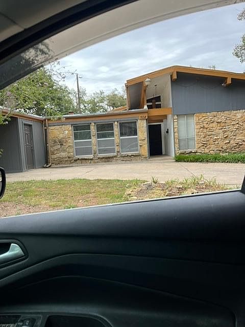 1st image of 708 N Sweetgum Ave