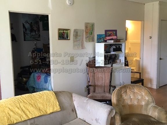 5th image of 110 Olive St W