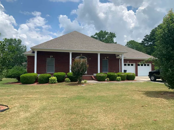28 Brookeridge Dr, Russellville, AL 35654
